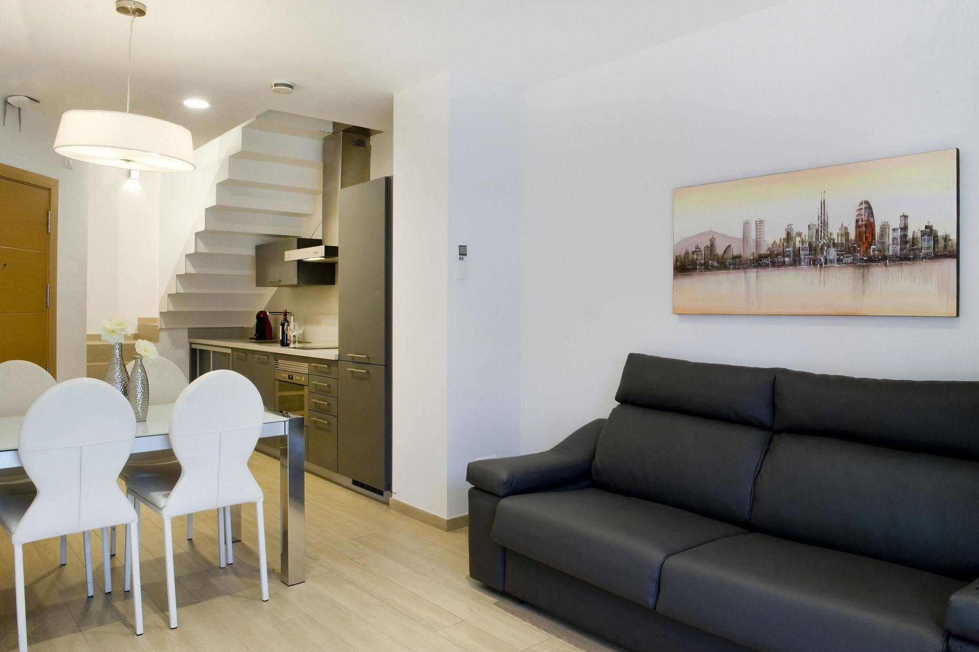 Home To Home Barcelona Exterior photo